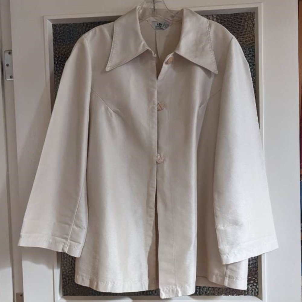 Lustrous Chic Swing Coat Light Jacket A-line shape, Pointed Collar, Tan